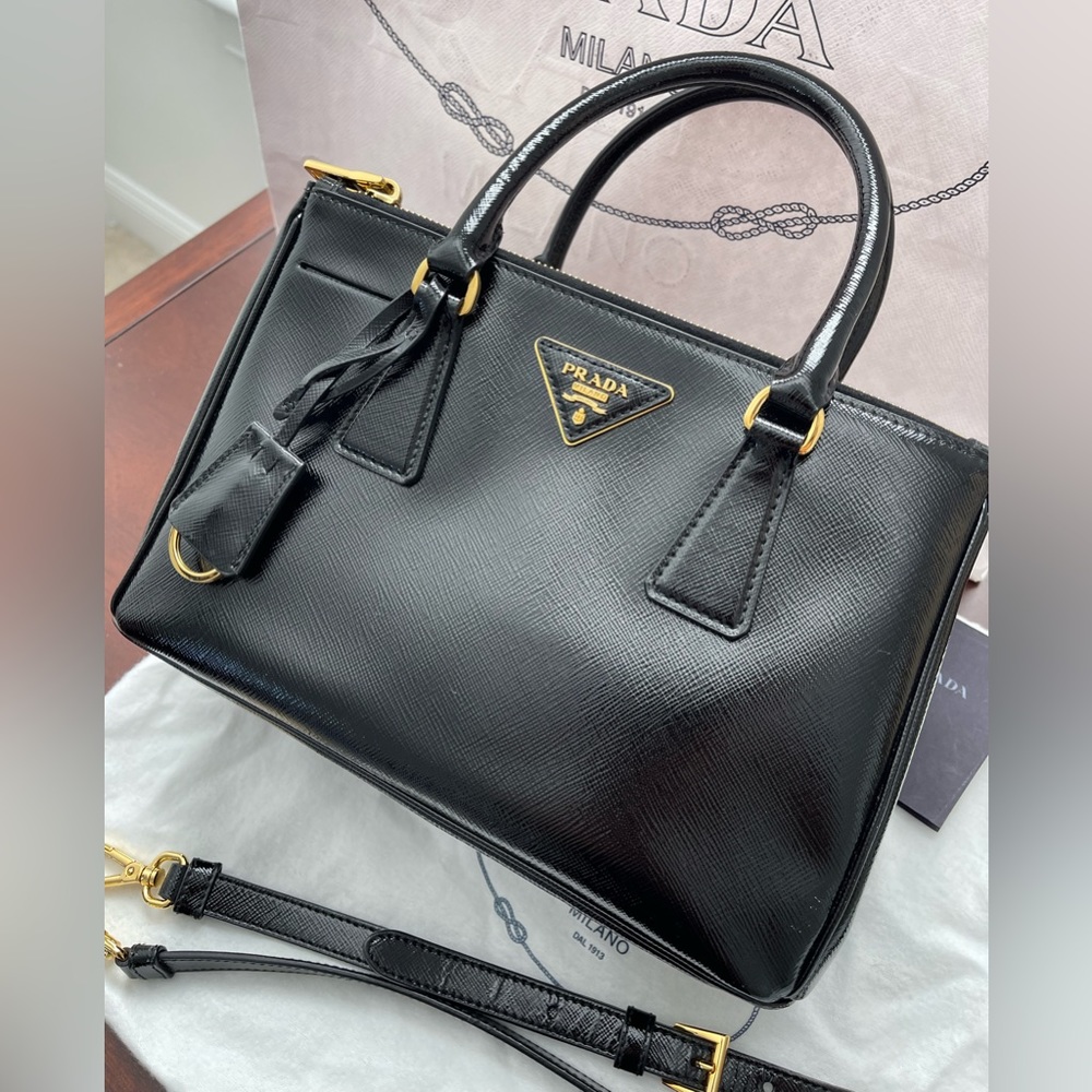 Galleria leather handbag